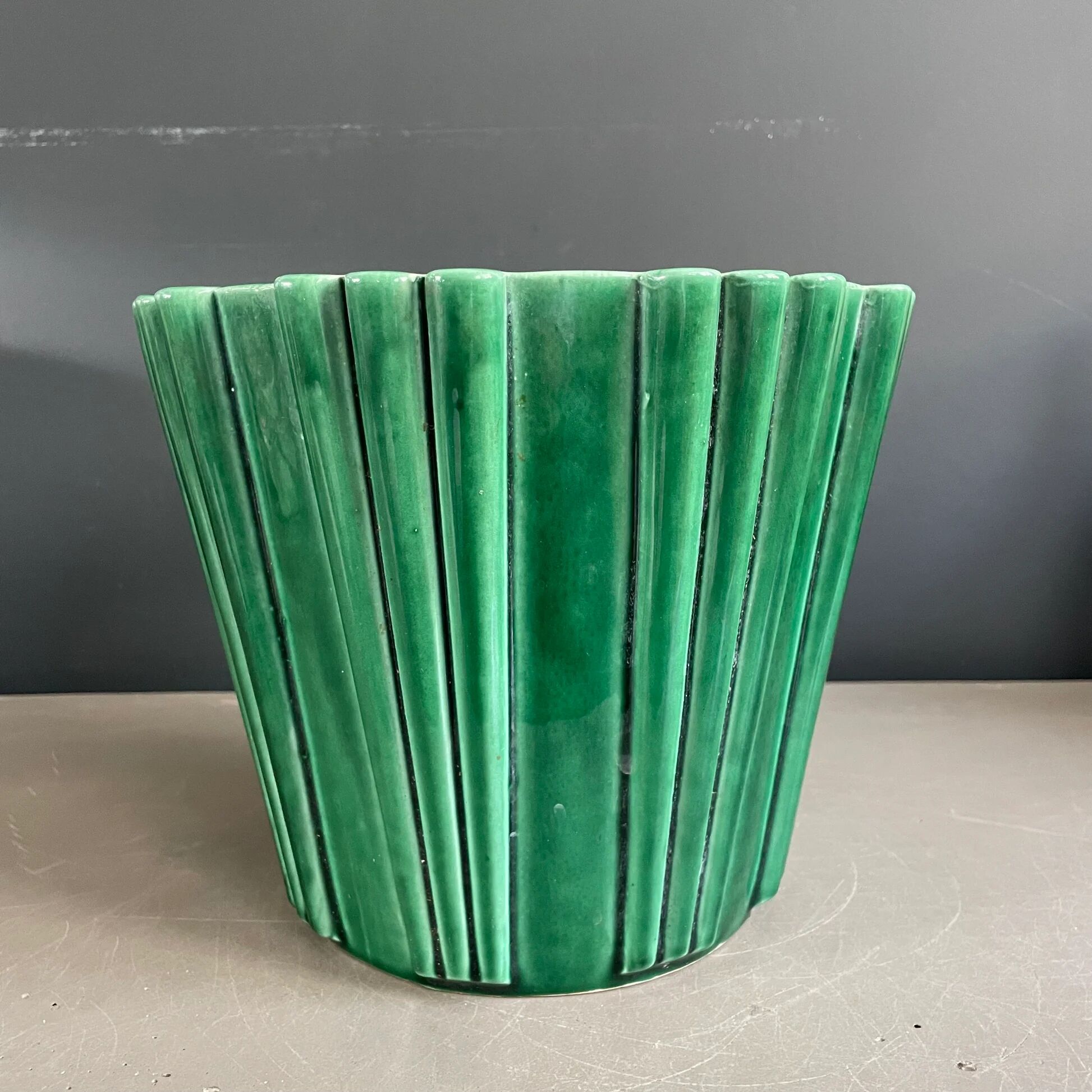 Cache-pot P.L. France Poët Laval in green ceramic
