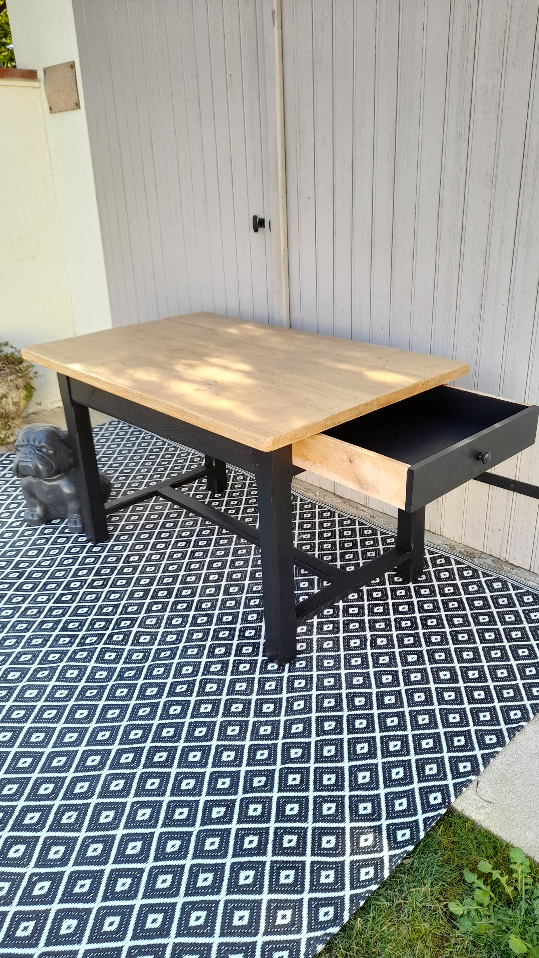 Square foot farm table