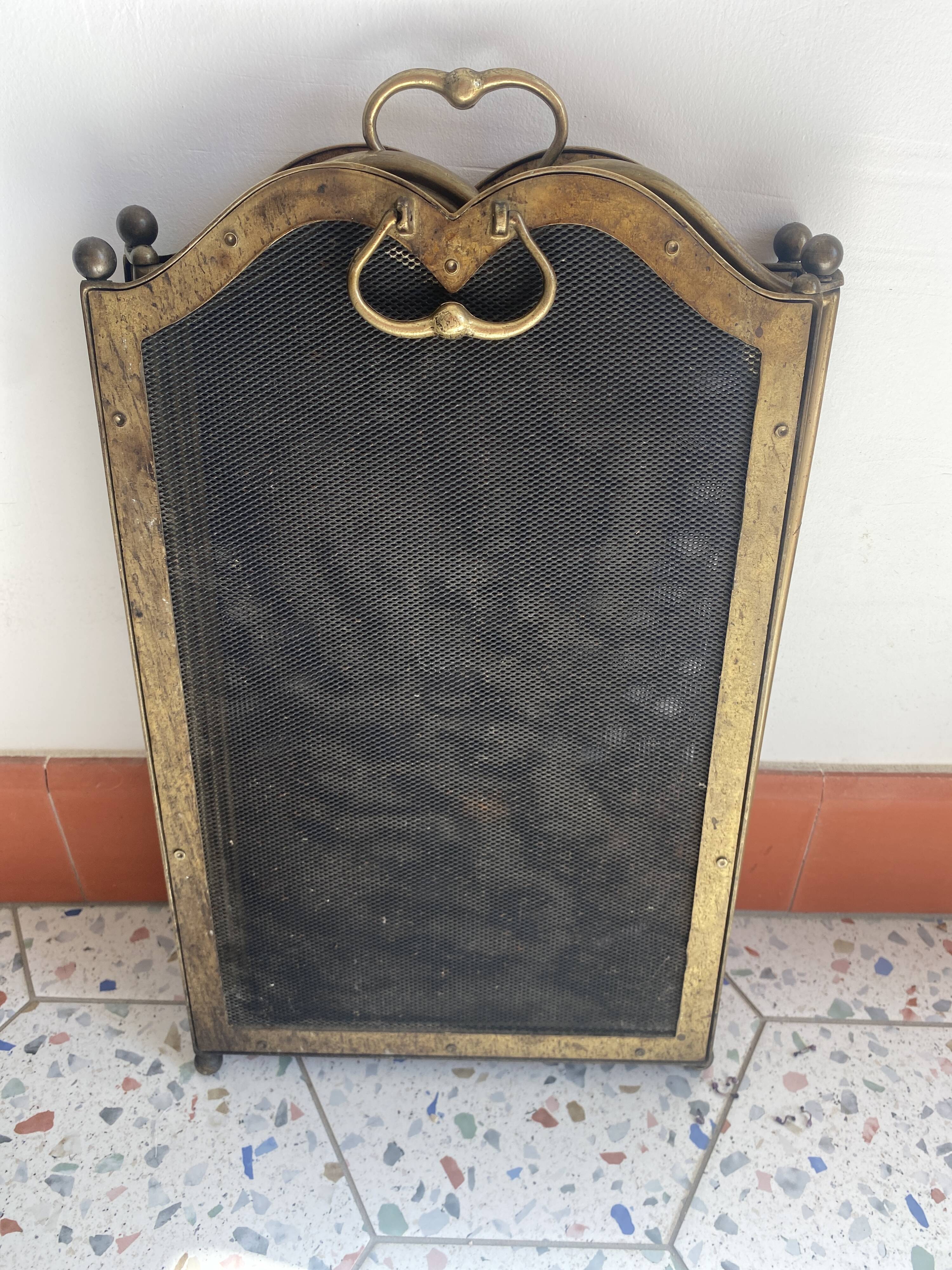 Small fireplace screen