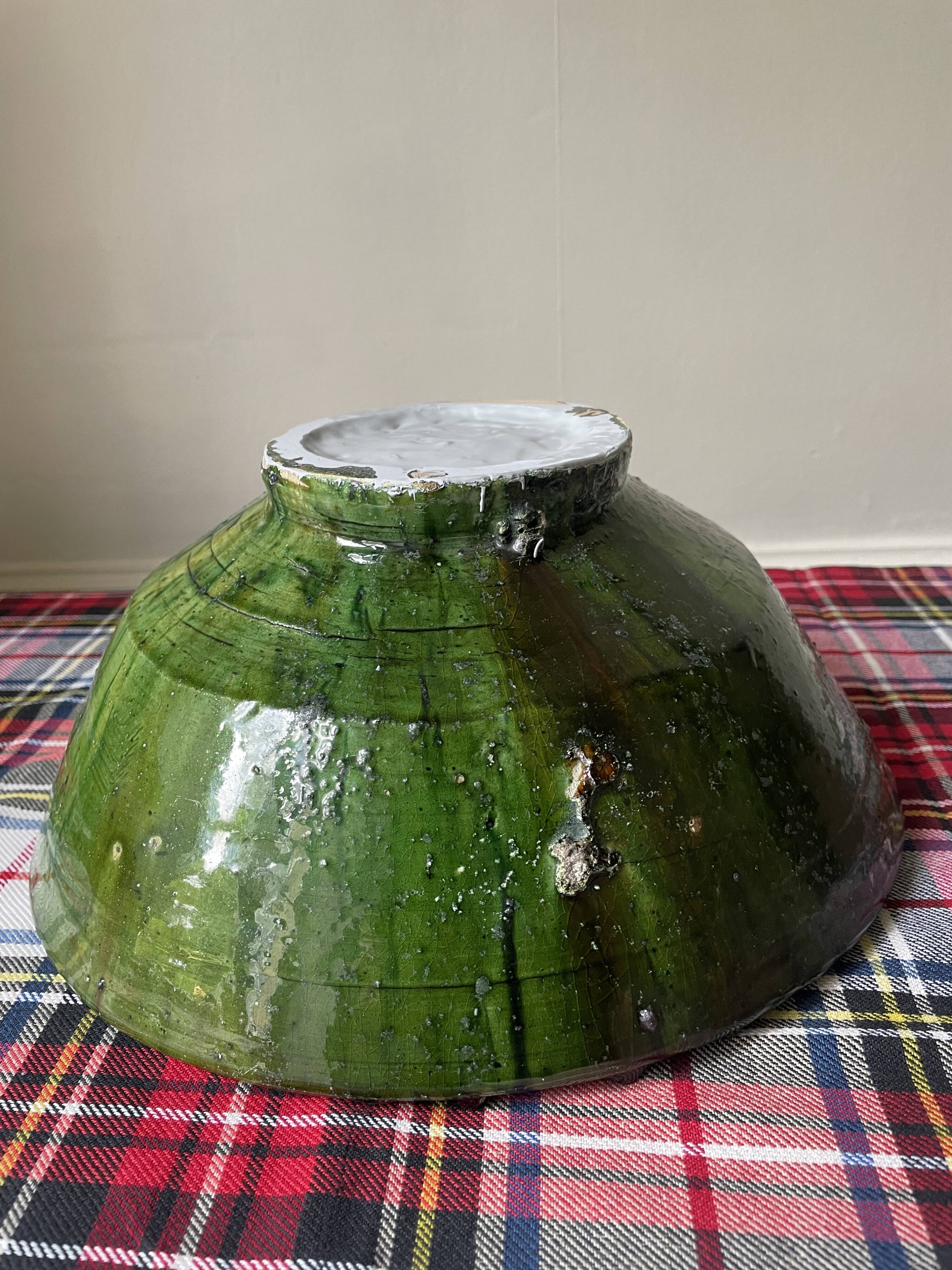 Emerald green Tamegroute salad bowl D28