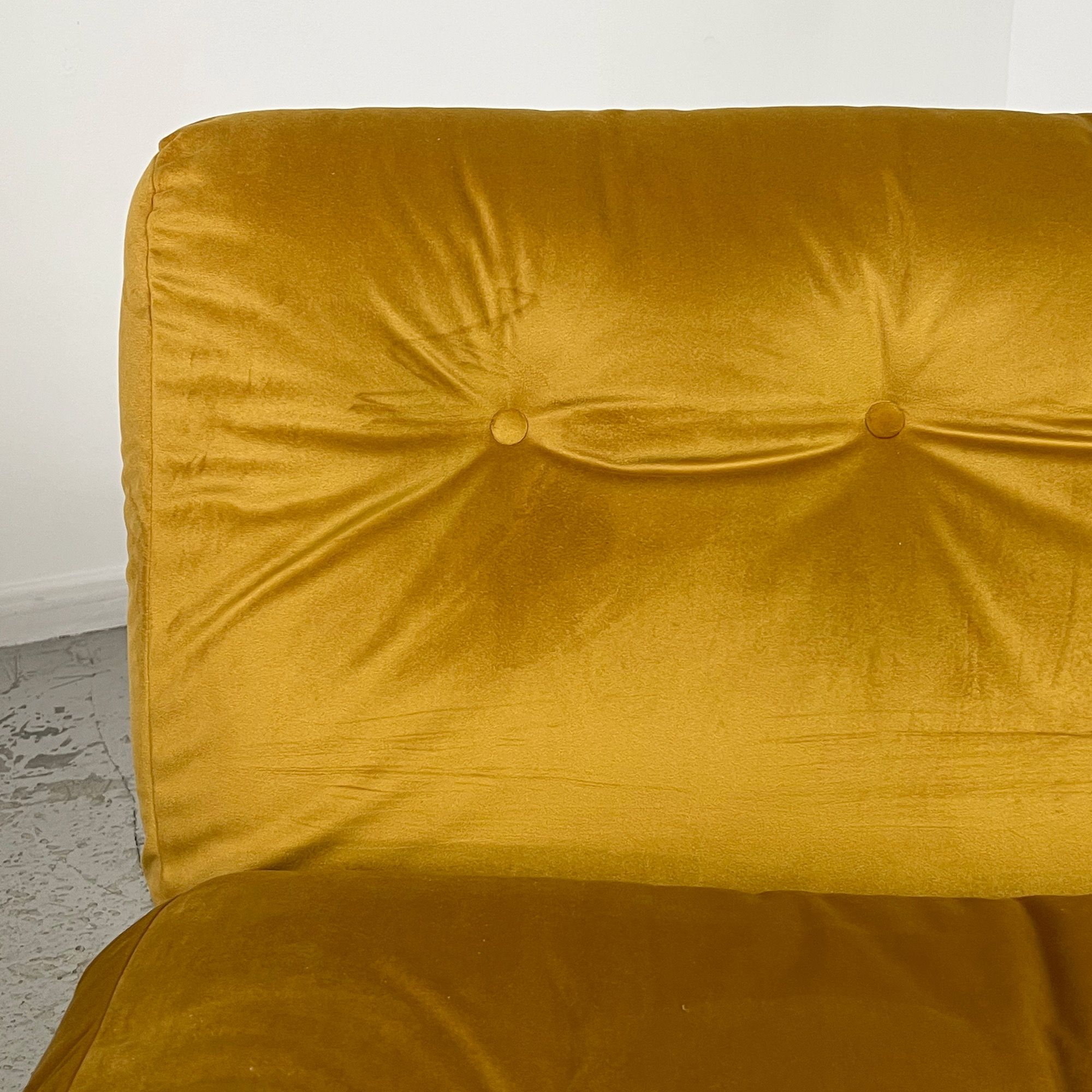 Pair of Amanta chauffeuses by Mario Bellini for B&B Italia 1960s