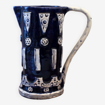 Pichet en céramique bleu et blanc de Keskar