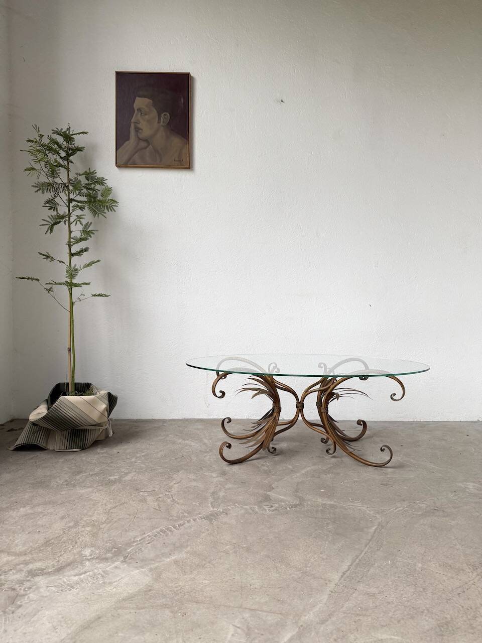 "ear" style coffee table