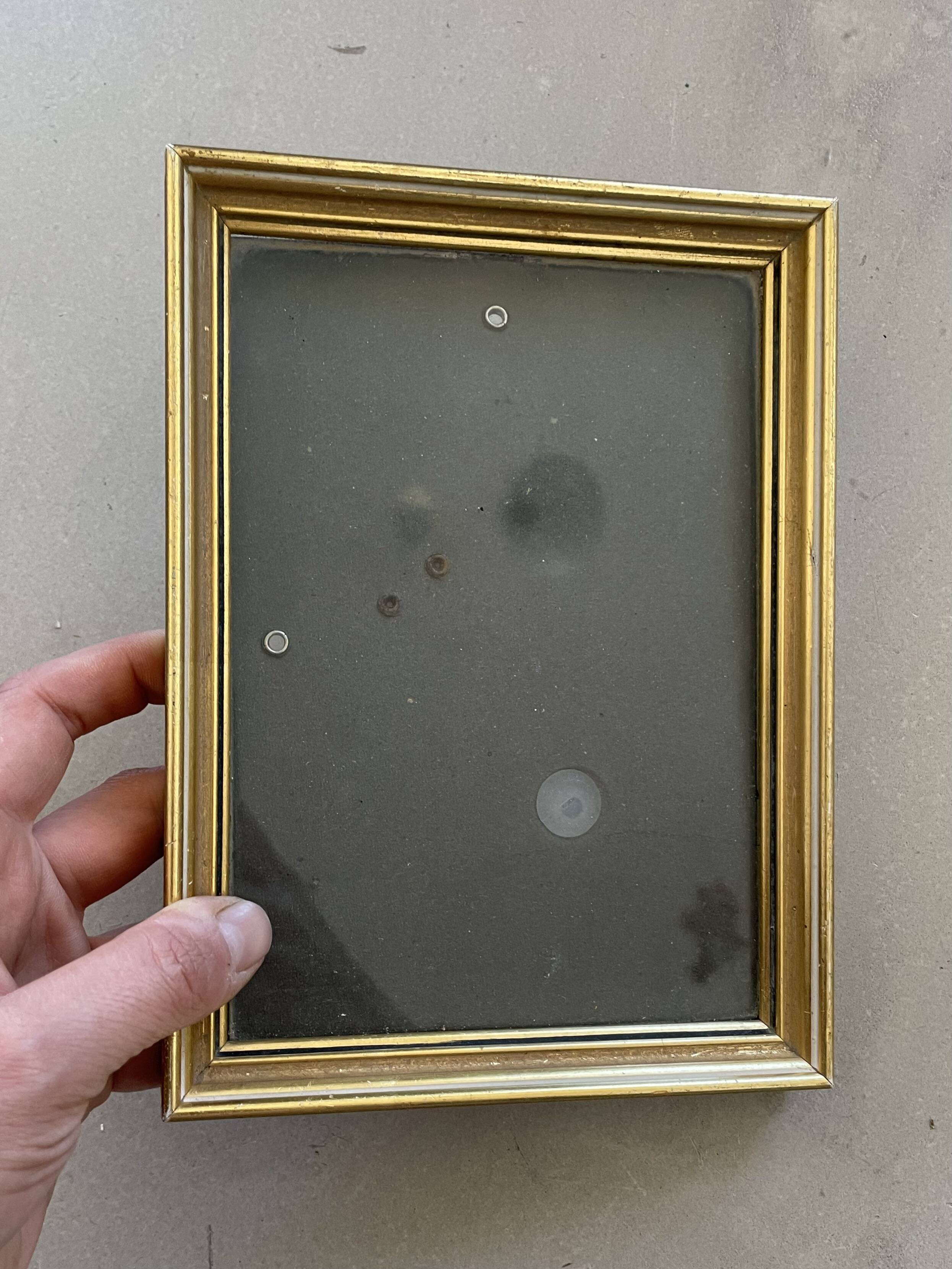 Golden frame to stand 15x20cm