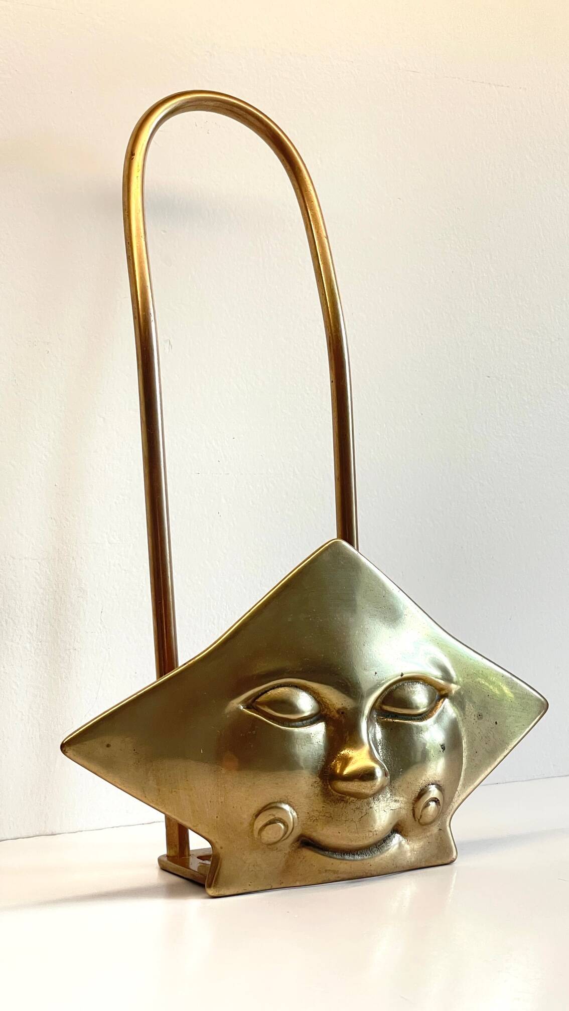 Display star shape mail holder in vintage brass
