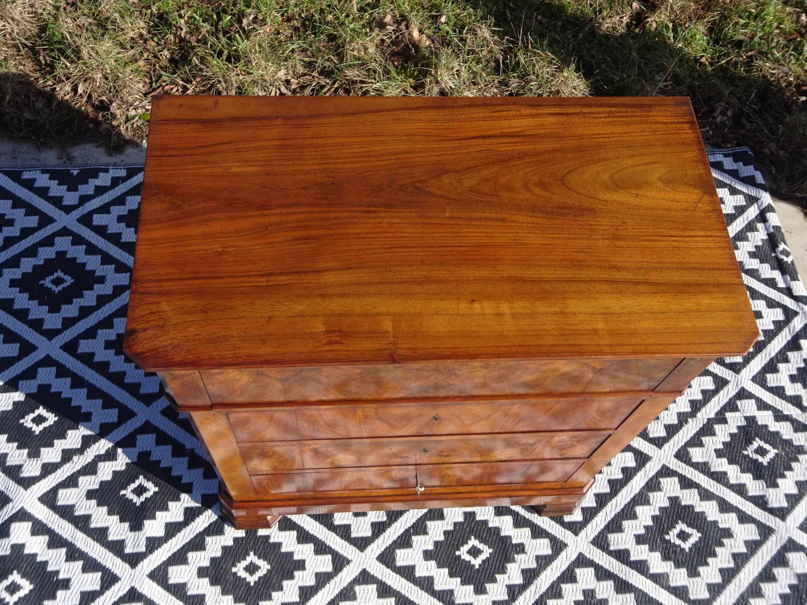 Commode coiffeuse, système en chemin de fer