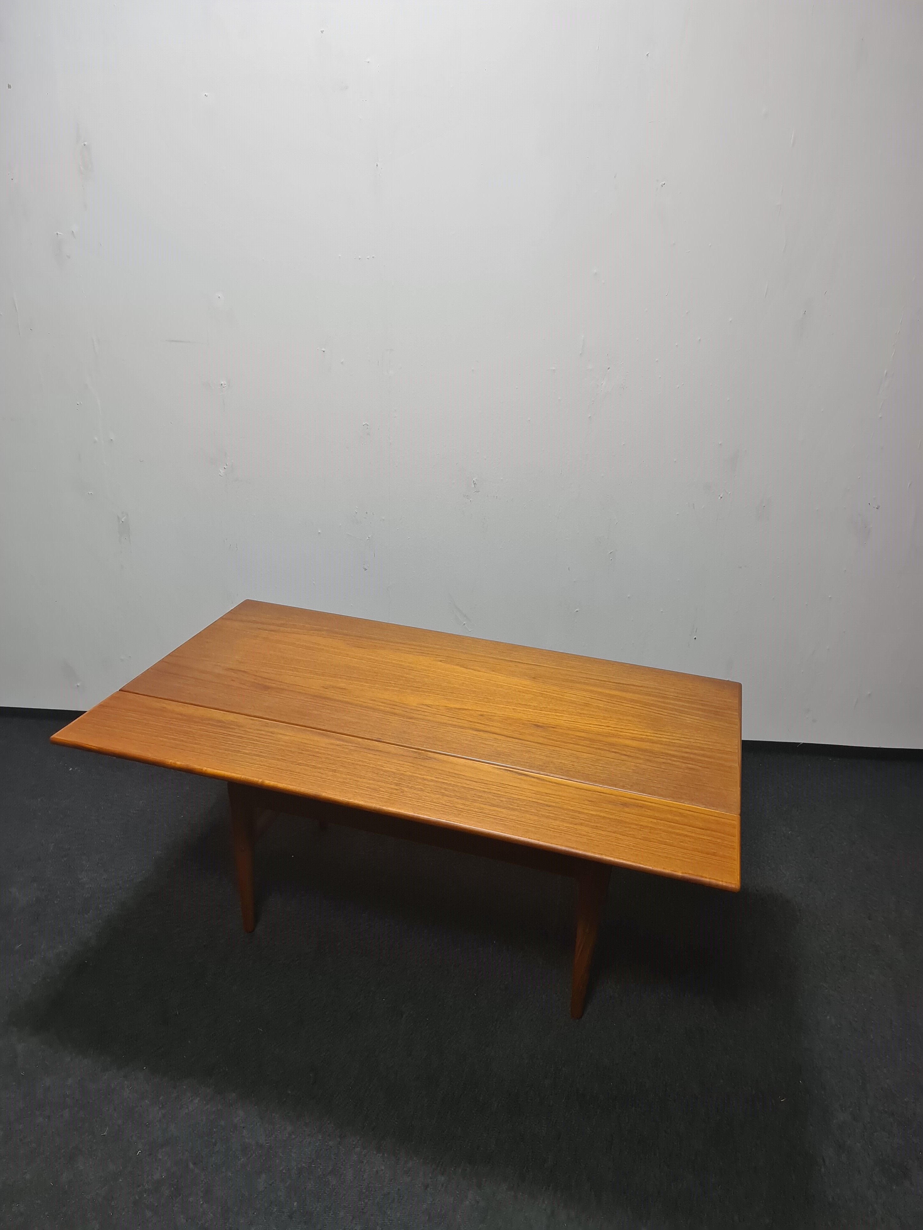 Danish adjustable teak coffee table, Kai Kristiansen