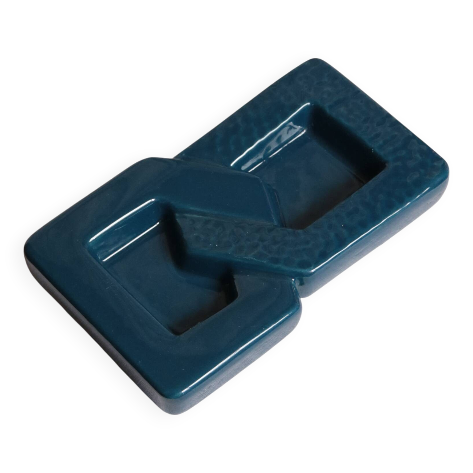 Blue earthenware pocket emptier