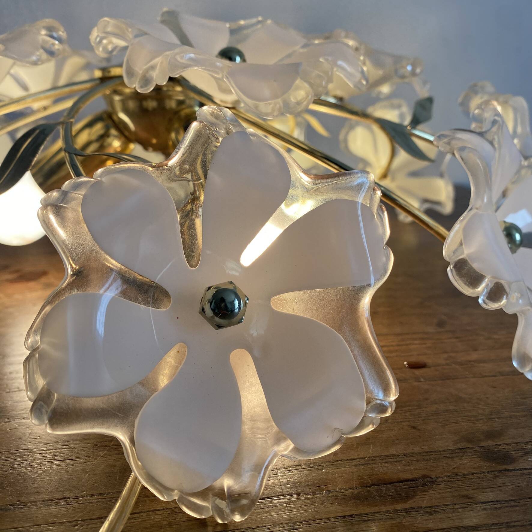 Plafonnier vintage italien fleurs et  métal doré