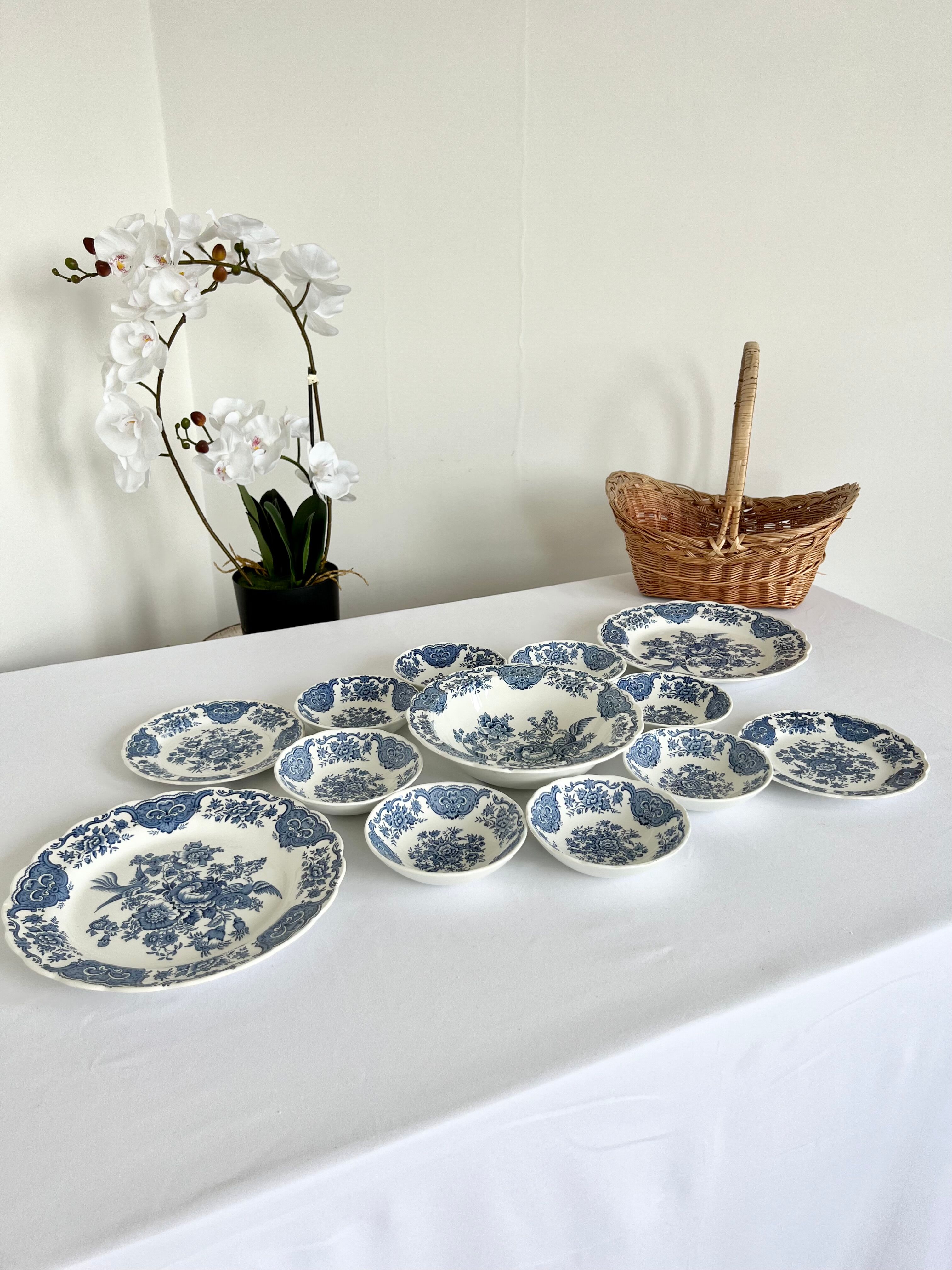 Service Ridgway Staffordshire 8 cups and hollow dishes model Windsor vintage English porcelain