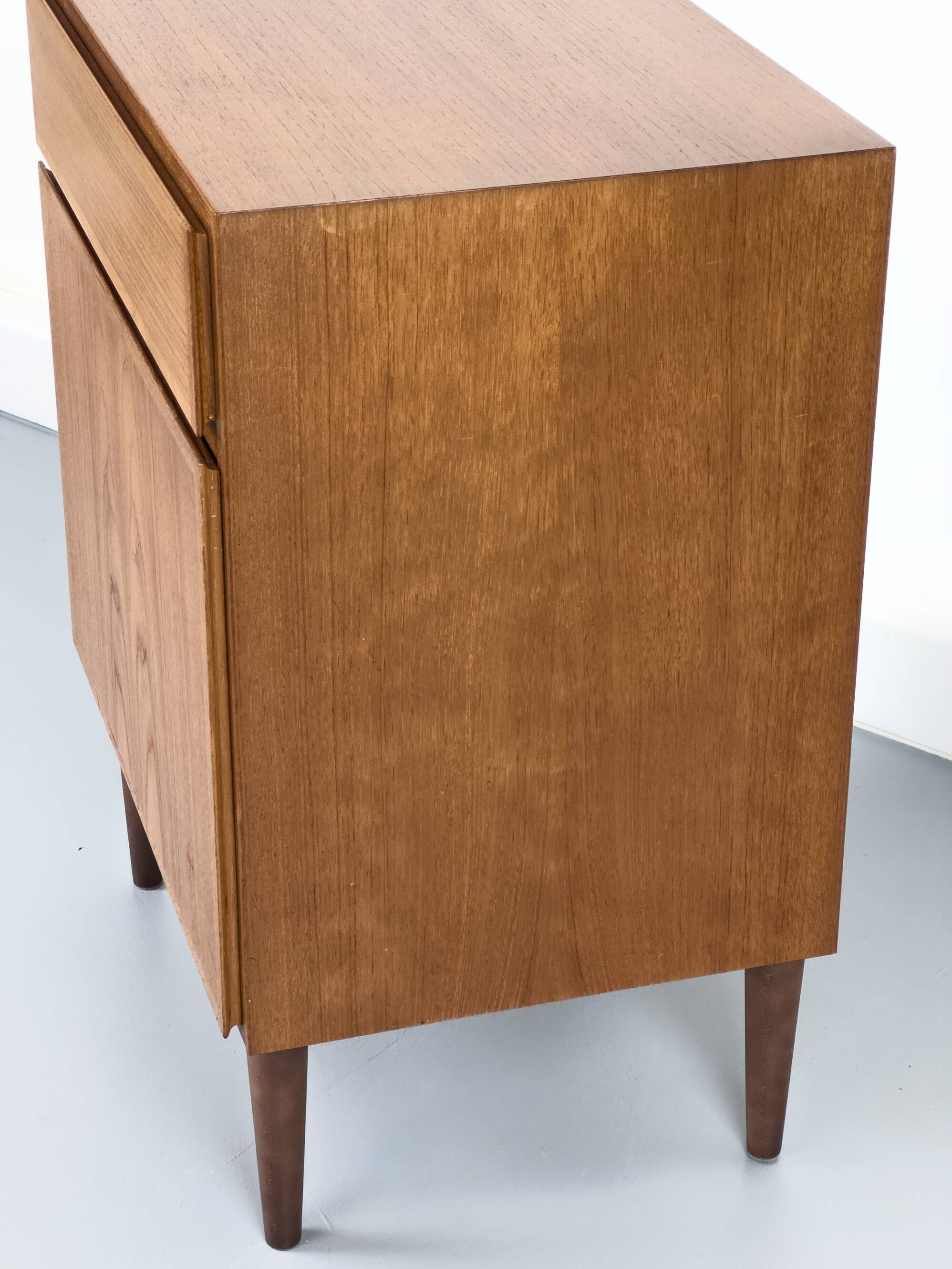 Armoire en teck avec tiroir d'Omann Jun, années 1960