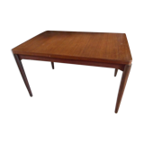 Expandable teak table
