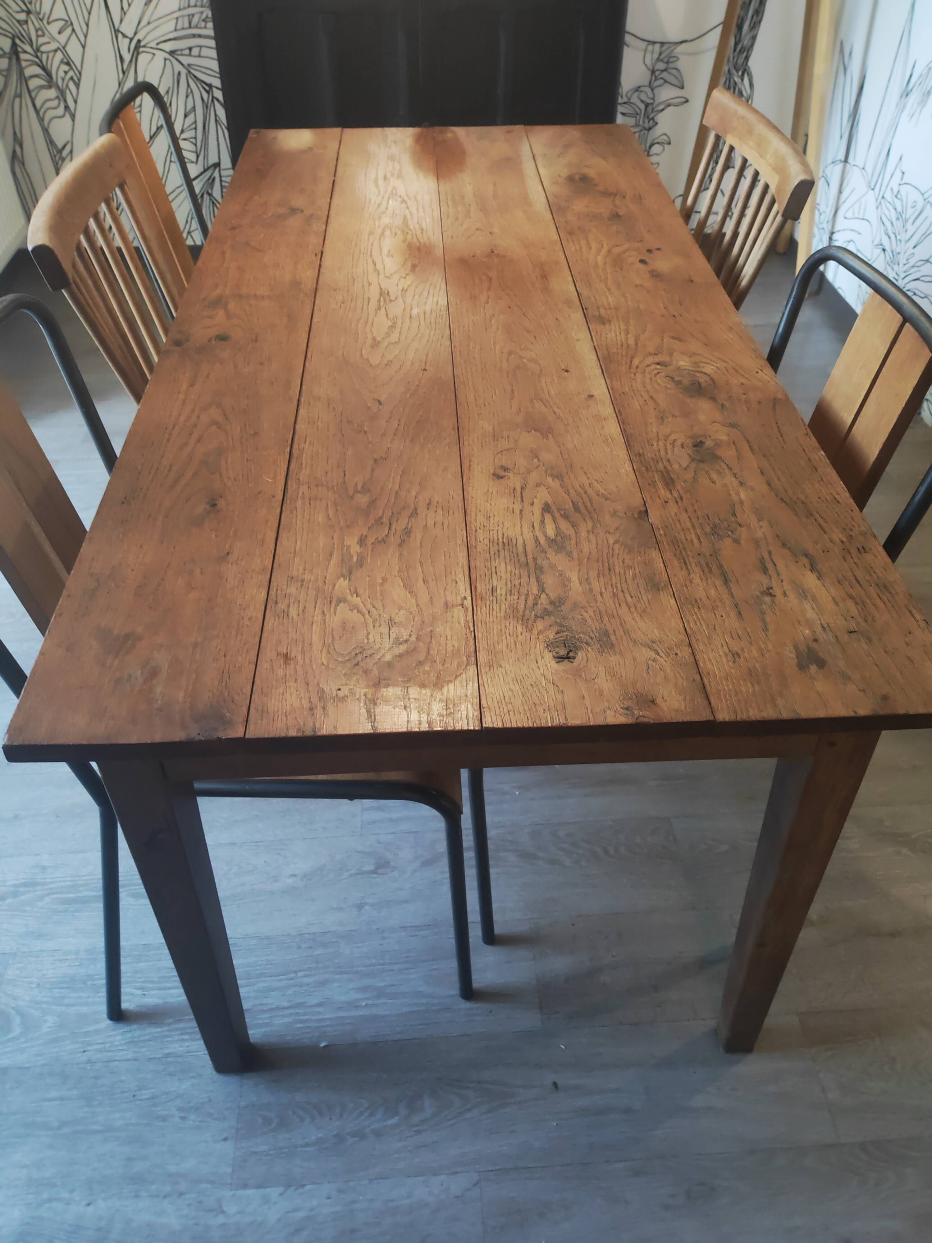 Farm table