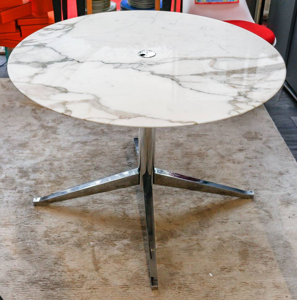 Florence knoll - table plateau rond ,marbre calacatta oro verde ,base chromée
