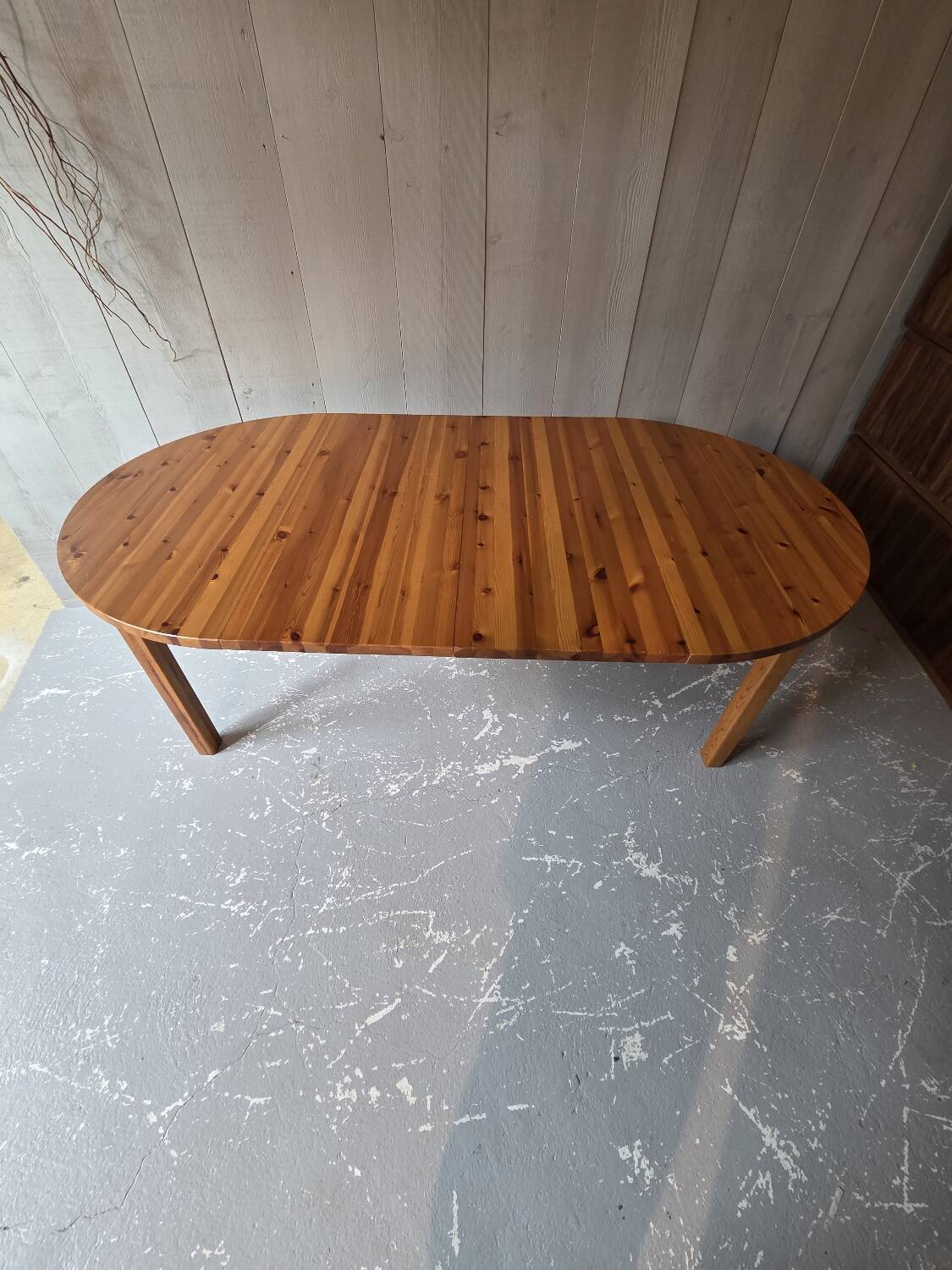 Pine table