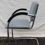Trois fauteuils chomés