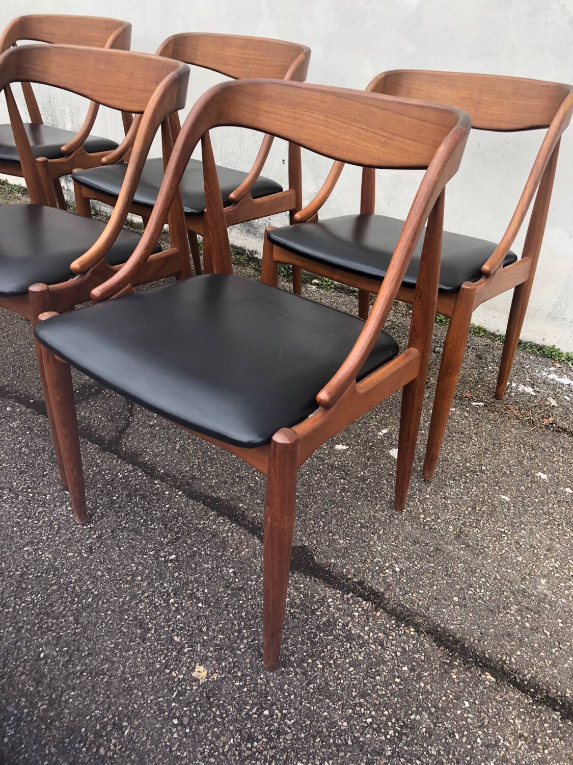 Lot 6 Scandinavian Teak chairs by Johannes Andersen Samcom Circa 1960