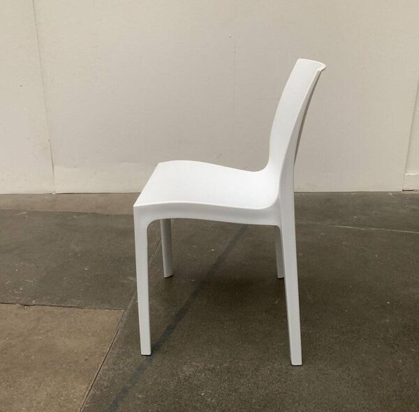 Chaise d'appoint empilable en plastique Rome italienne