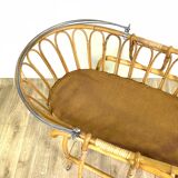 Basket rattan on feet