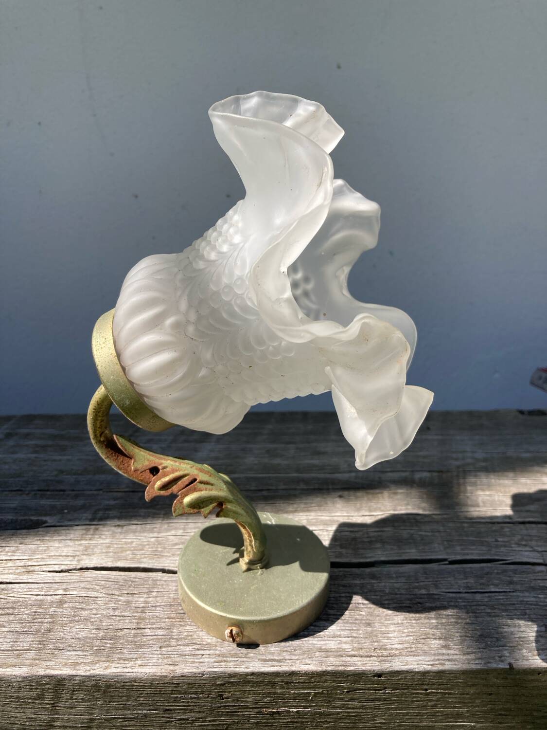 Flower wall lamp in glass paste