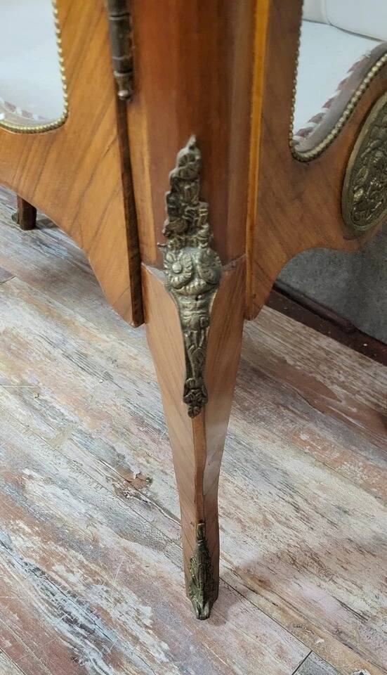 Louis XV style display case in rosewood and gilded bronze