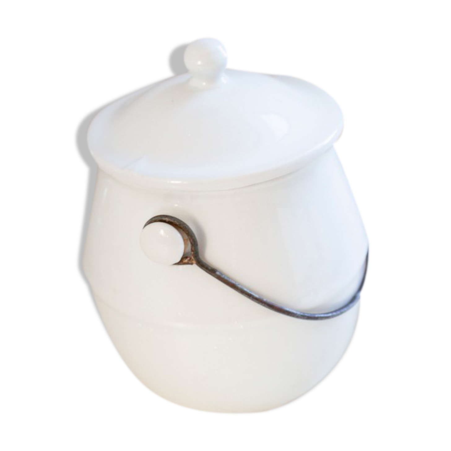 White ceramic pot