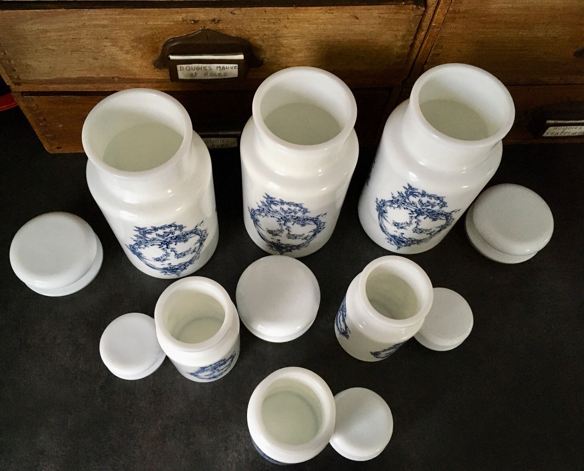 Lot 6 apothecary jars glass