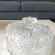 Round crystal bonbonnière, cut Bohemian style. Star patterns. Diameter 15 cm.