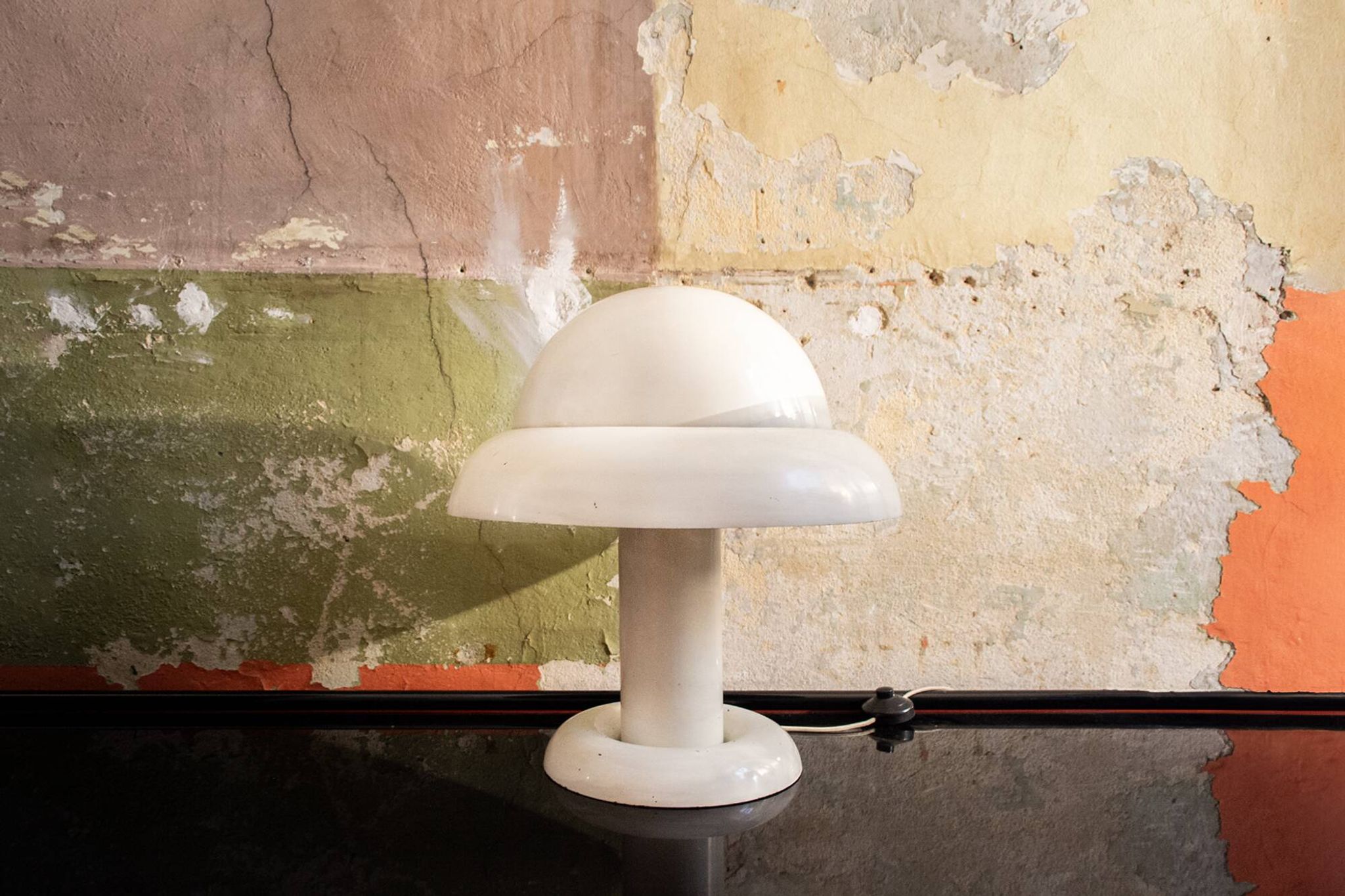 Lampe de table en métal laqué Space Age Anni '60