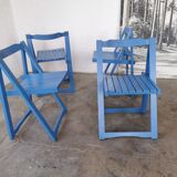 Set of 4 vintage folding chairs