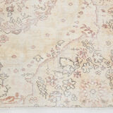Distressed beige classic carpet 282x193cm