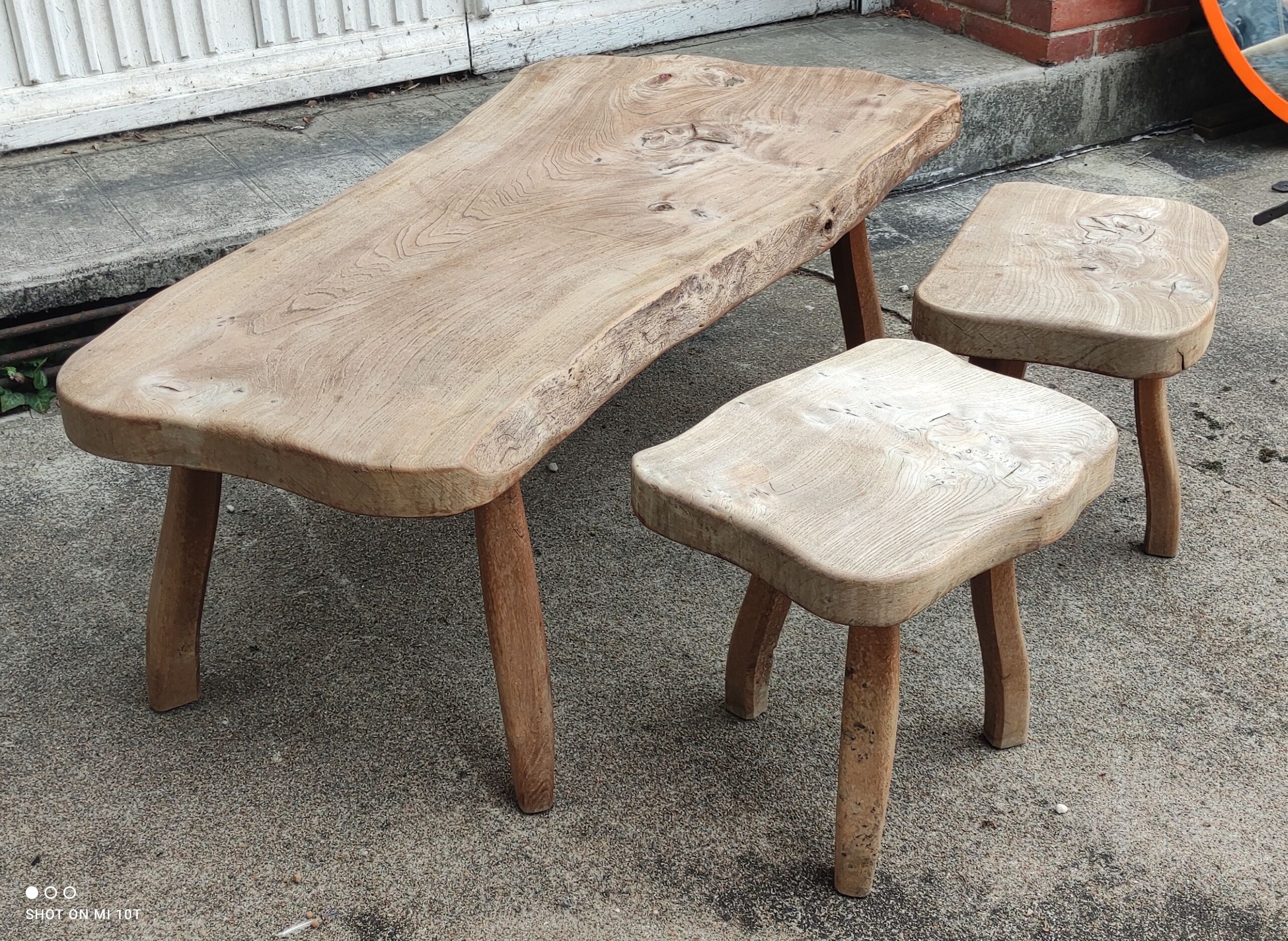 Old living room 3 rooms in wood, brutalist art