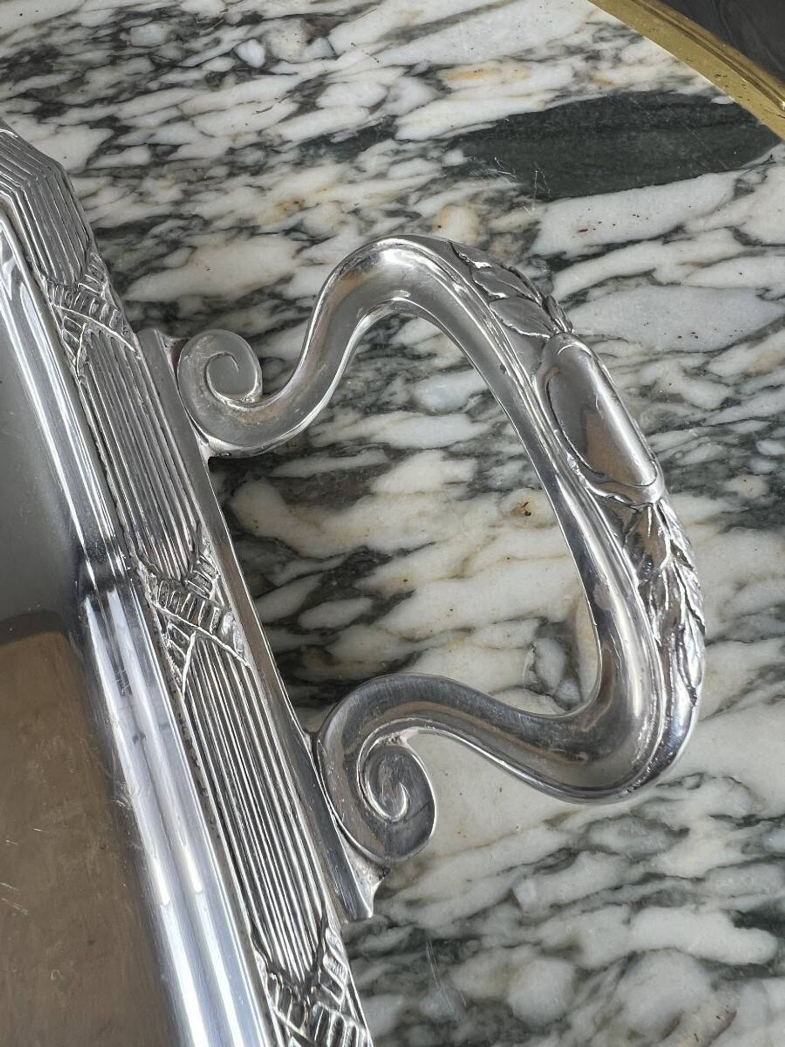 Plateau de service en métal argenté, XXe siècle