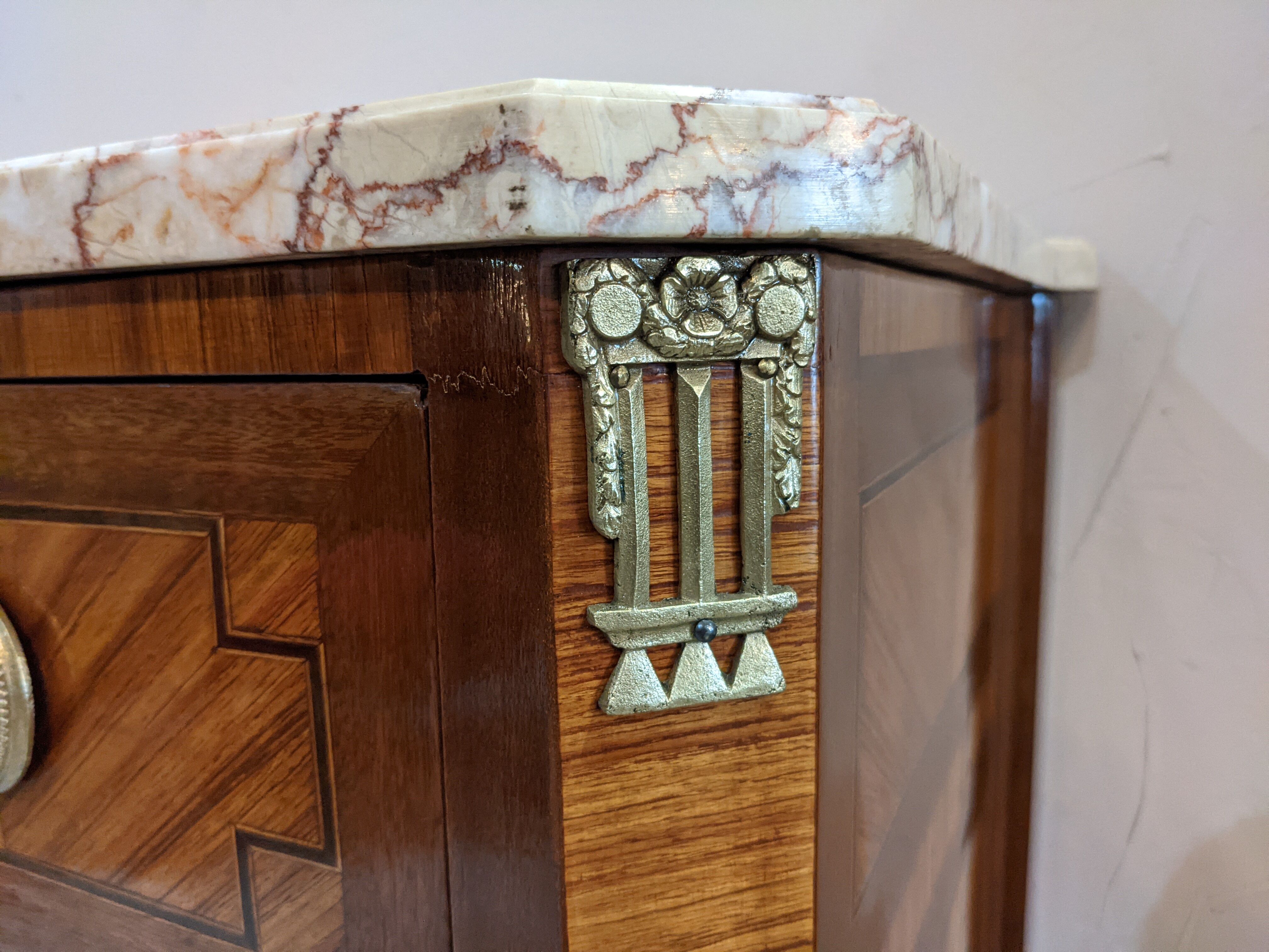 Commode transition XlXeme restaurée