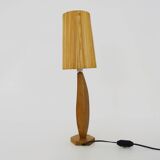 Sculptural lamp in carved oak wood, 70s 80s