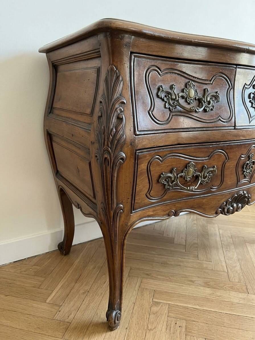 Louis XV style commode in carved wood