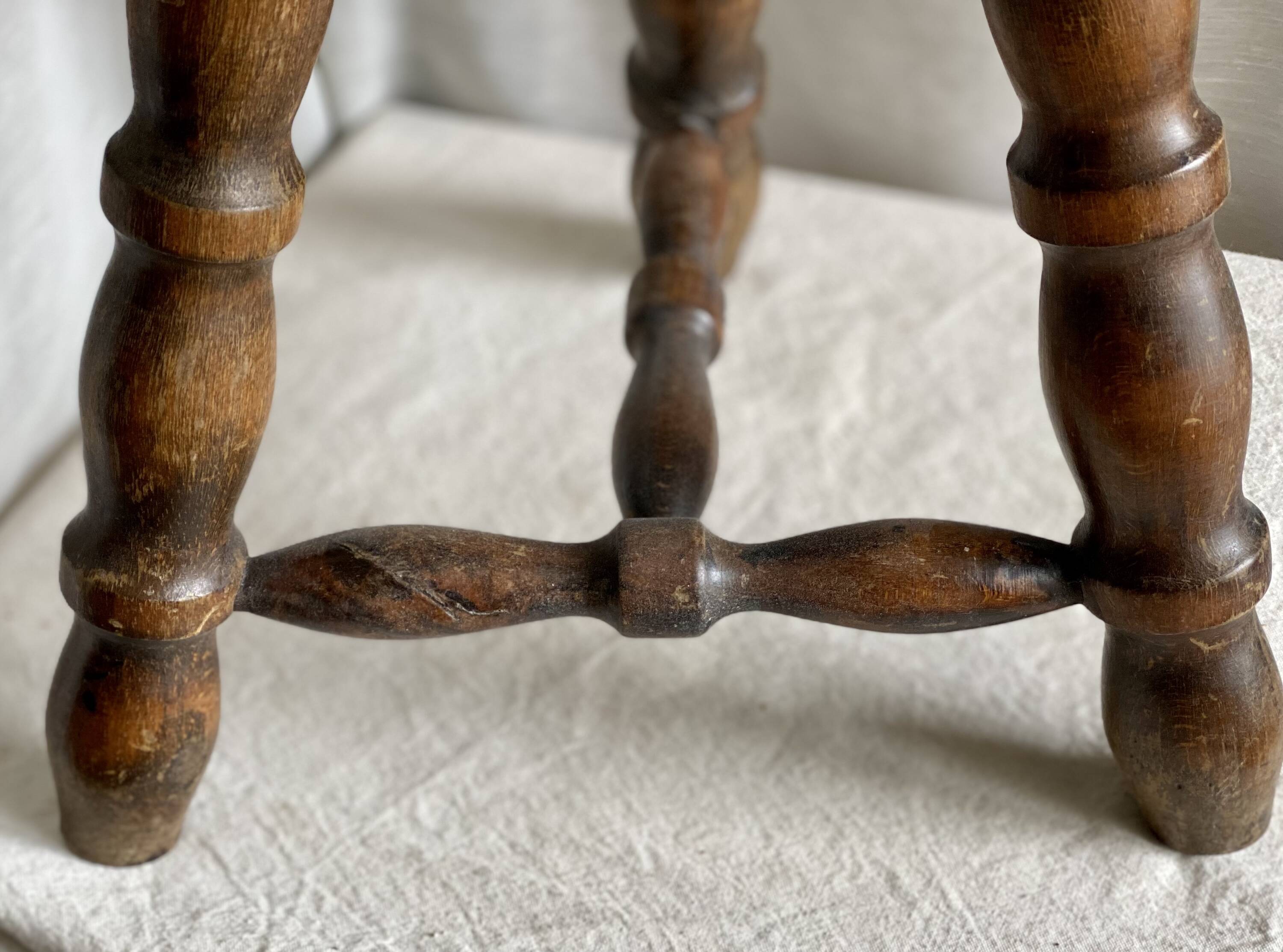 Vintage 1950-60s turned wood tripod stool with crossbar