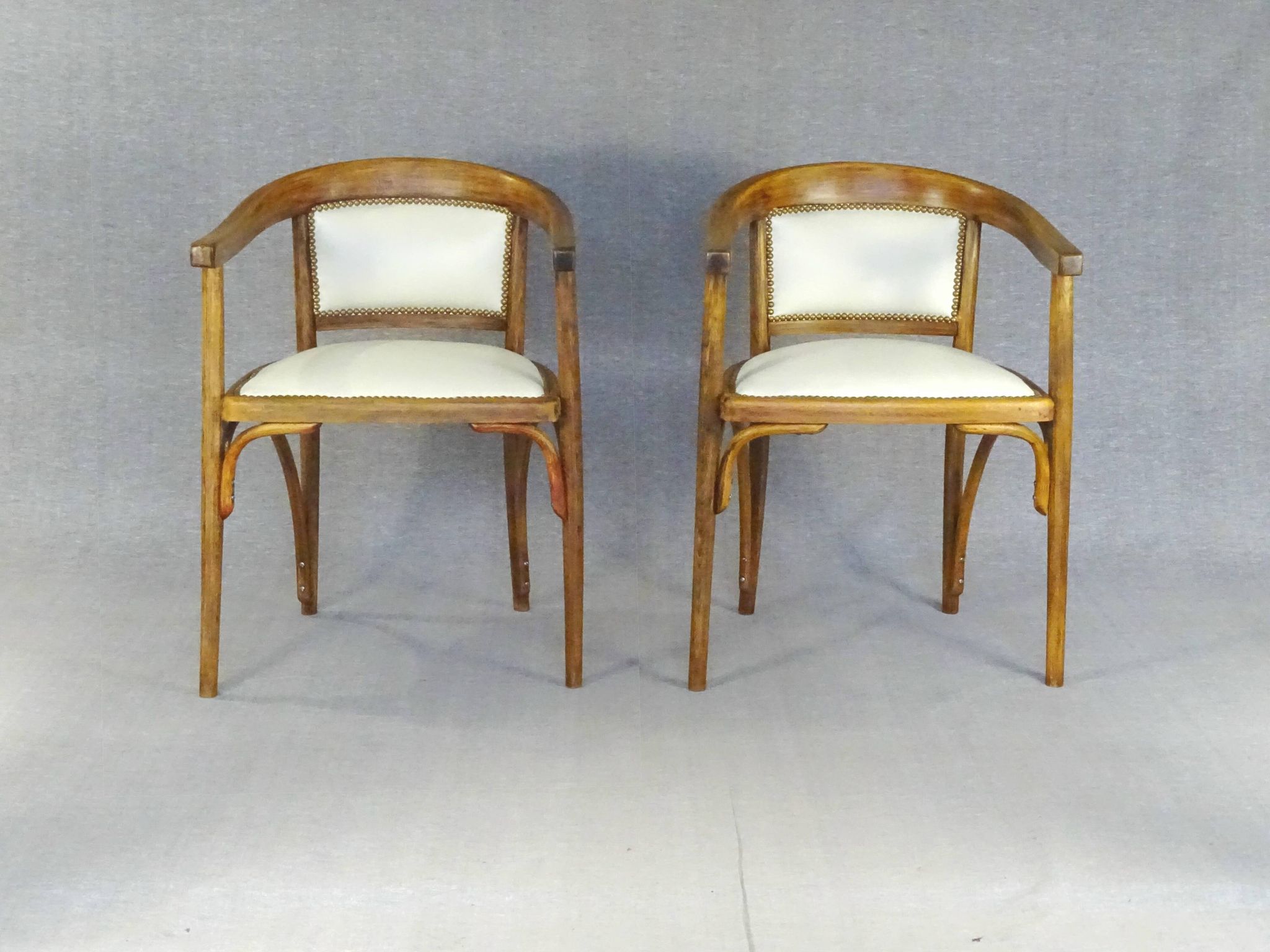 Two Fischel Art Deco armchairs upholstered in cream leather - 1925 - No Thonet