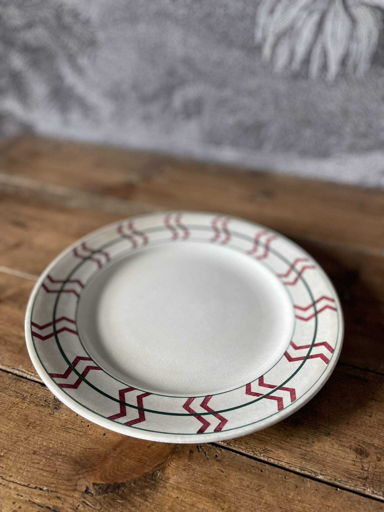 Round dish Moulin Des Loups and Hamage