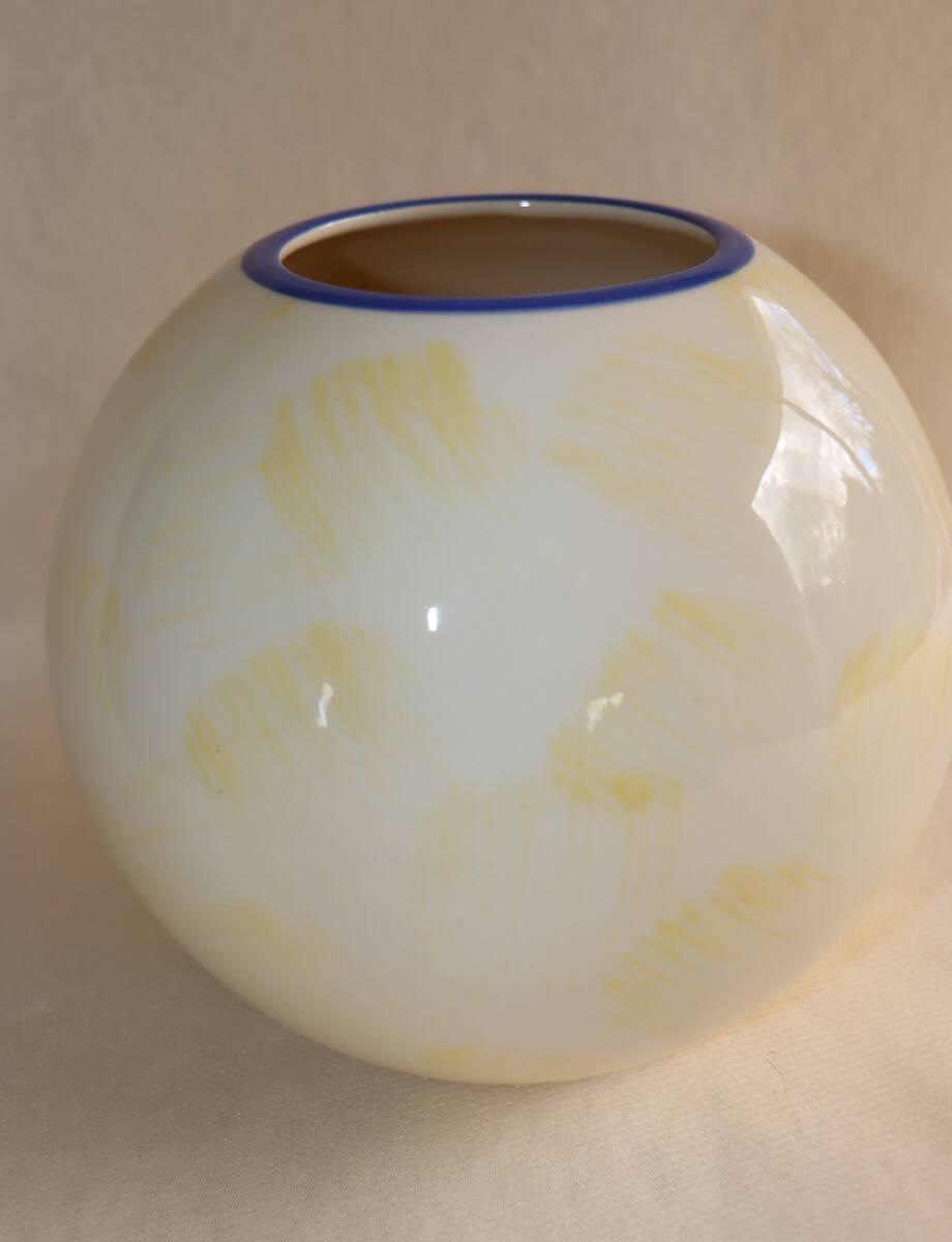 Saint Clément ball vase