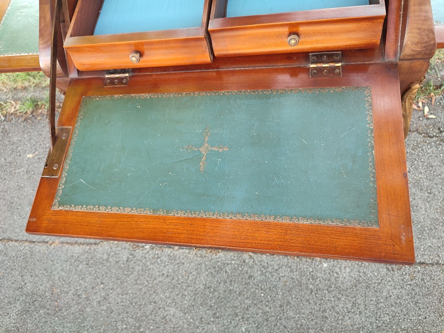 Slope office, speed bump secretary