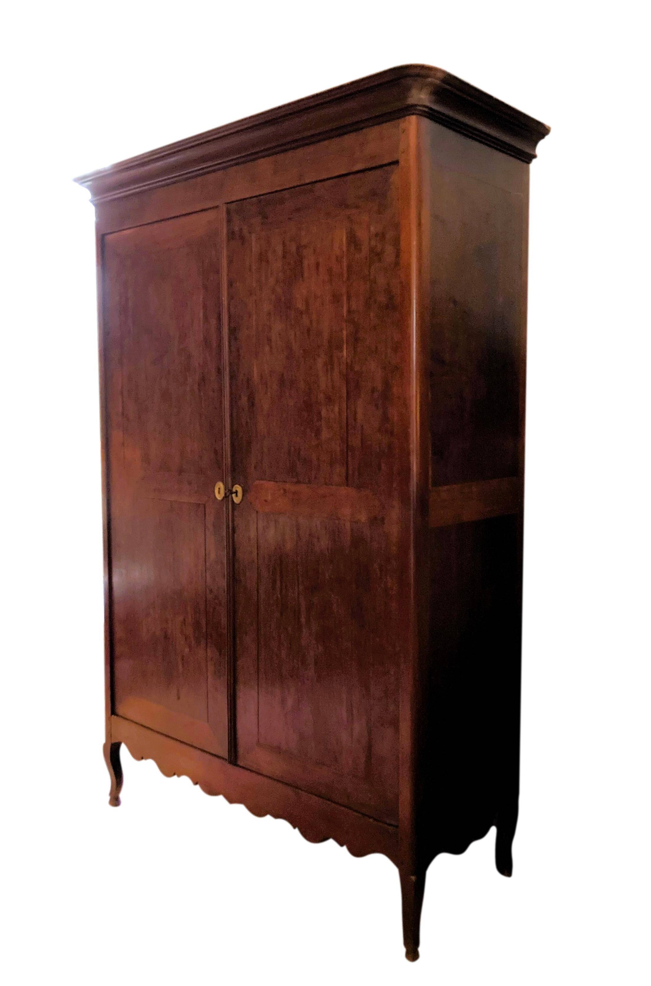 Petite armoire de port en acajou XVIIIe siècle
