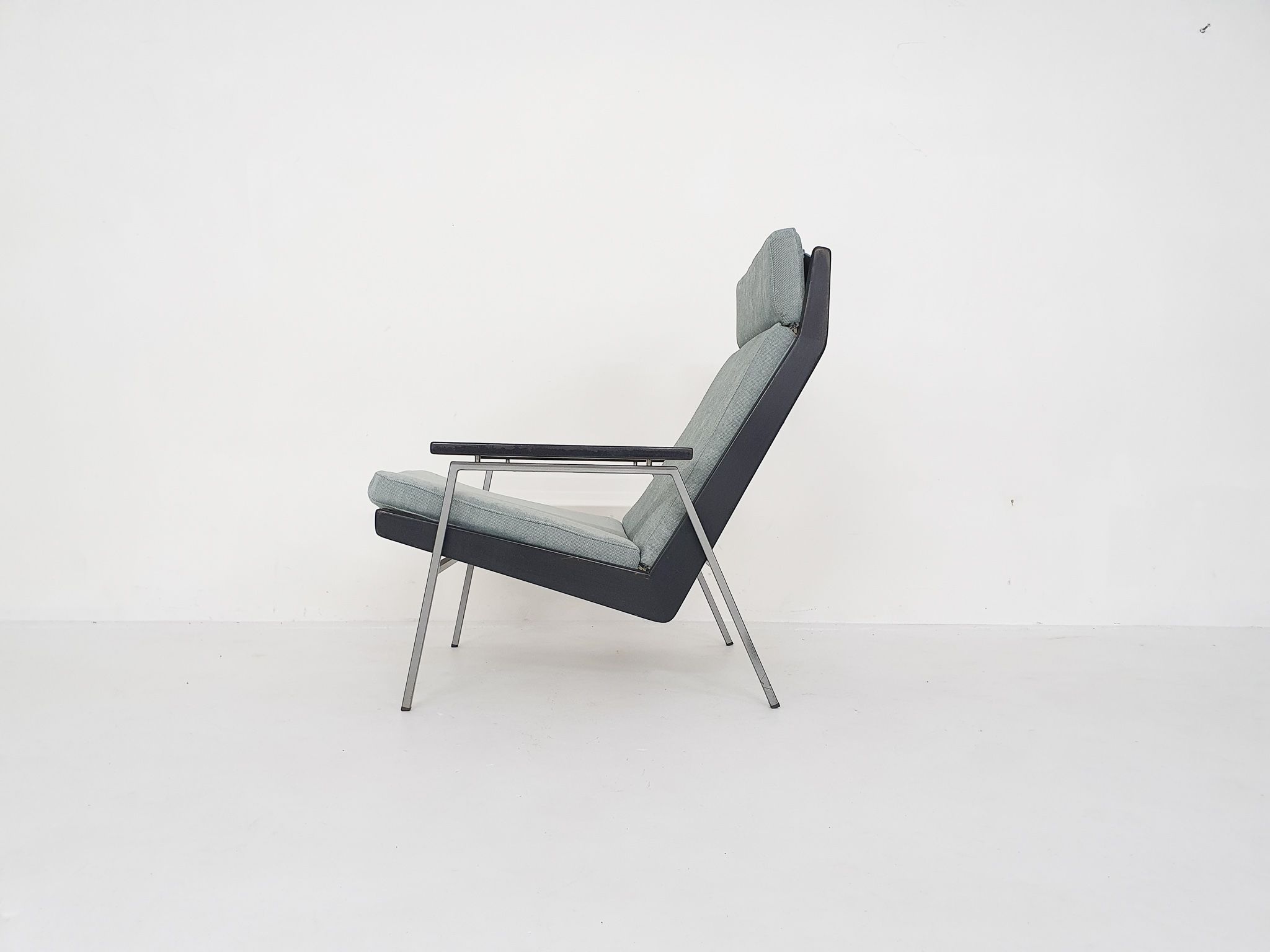 Rob Parry for Gelderland "Lotus" lounge chair model 1611, The Netherlands 1950's