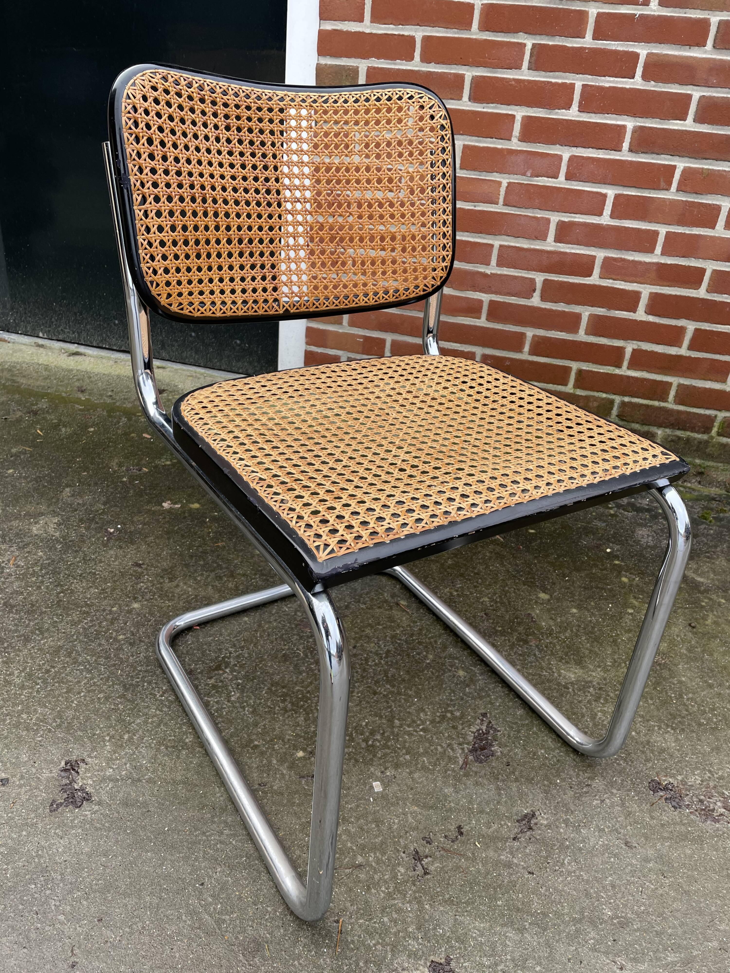 Cesca design chair b32 model in black and chrome