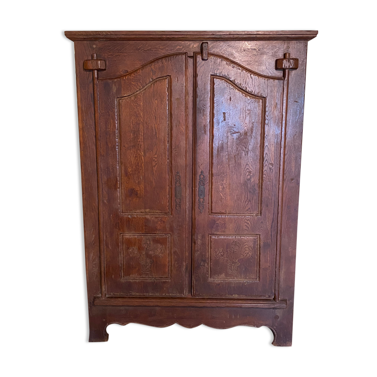 Oak mountain cabinet