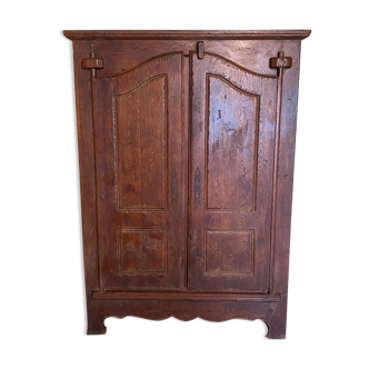 Oak mountain cabinet