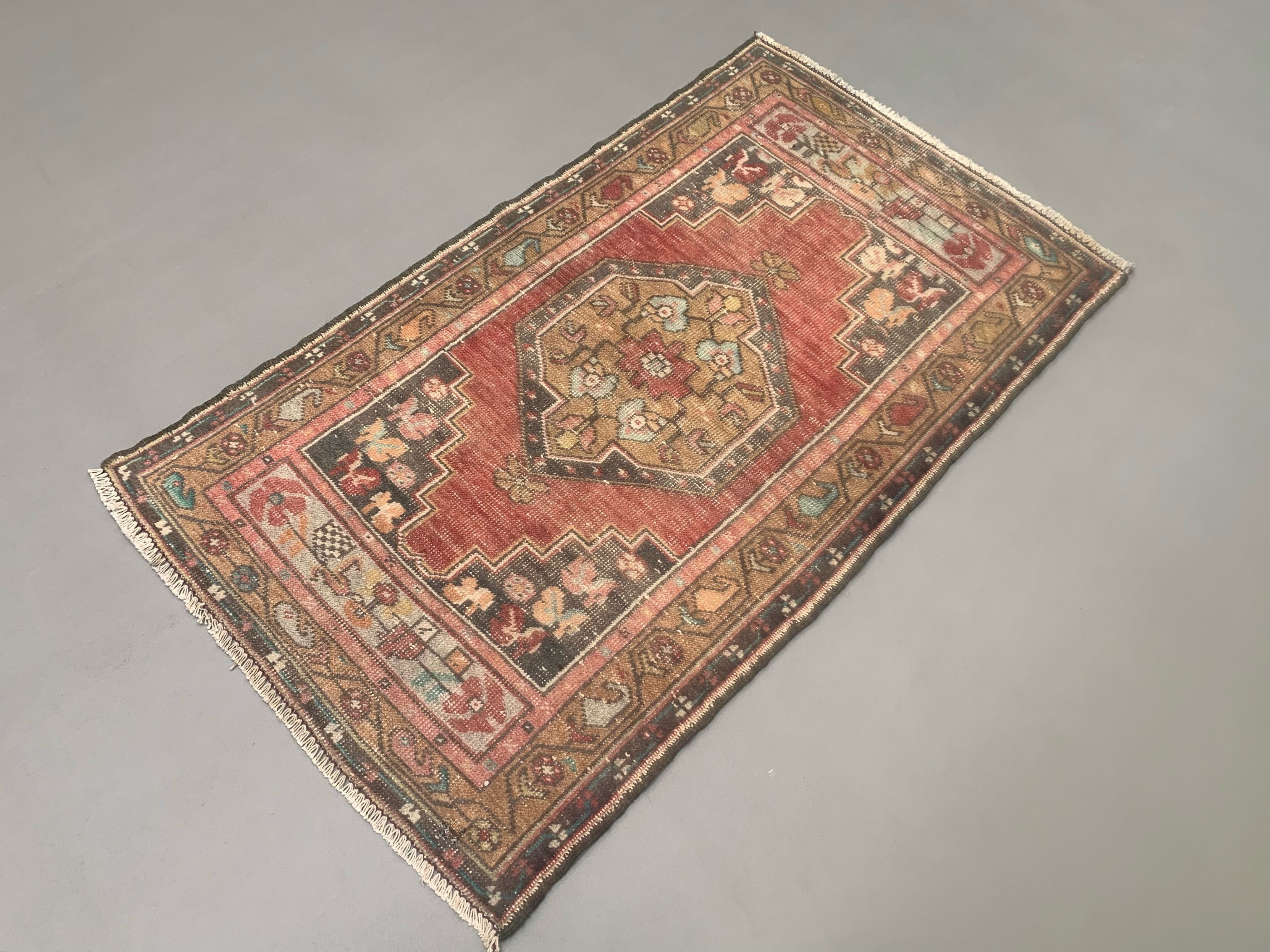 Vintage turkish oushak rug 150x87 cm carpet