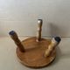 Petit tabouret en bois massif