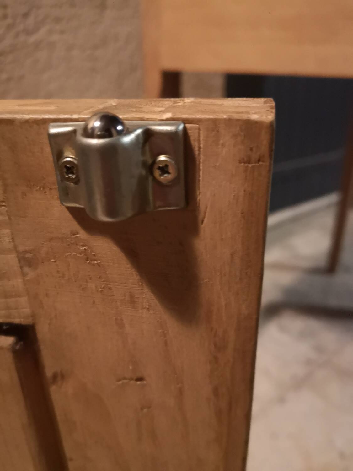 Solid pine jam maker