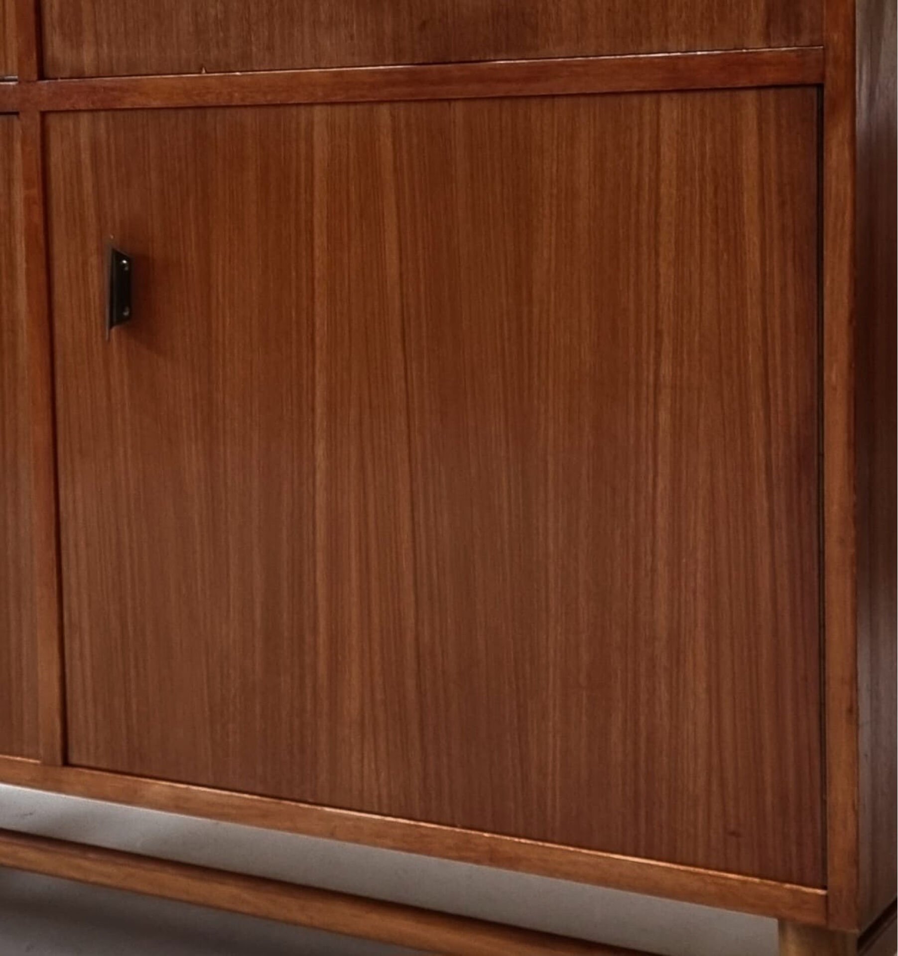 Highboard du milieu du siècle